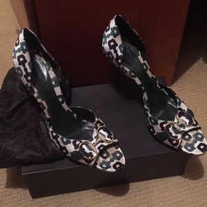 Gucci peep toe heel with horsebit detail